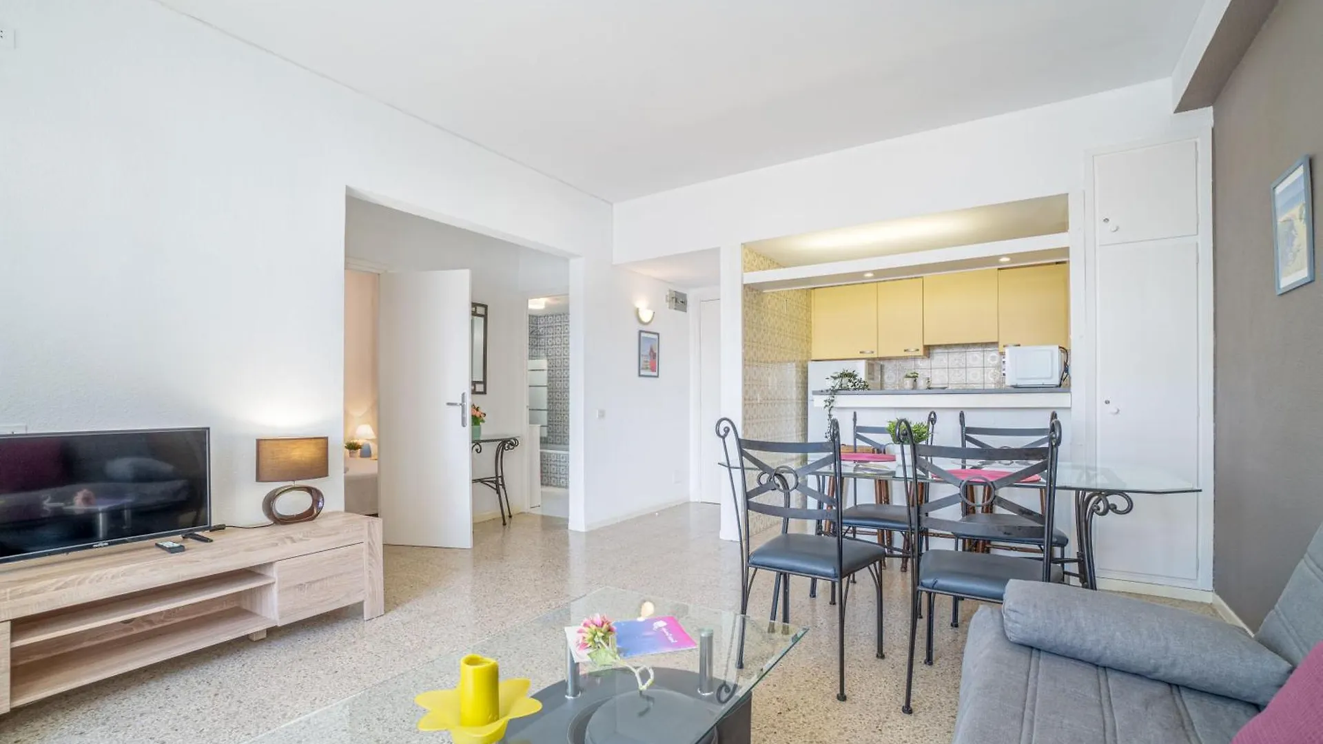 Basic Comfort Apartment Royal Marine 0176 Empuriabrava Spain