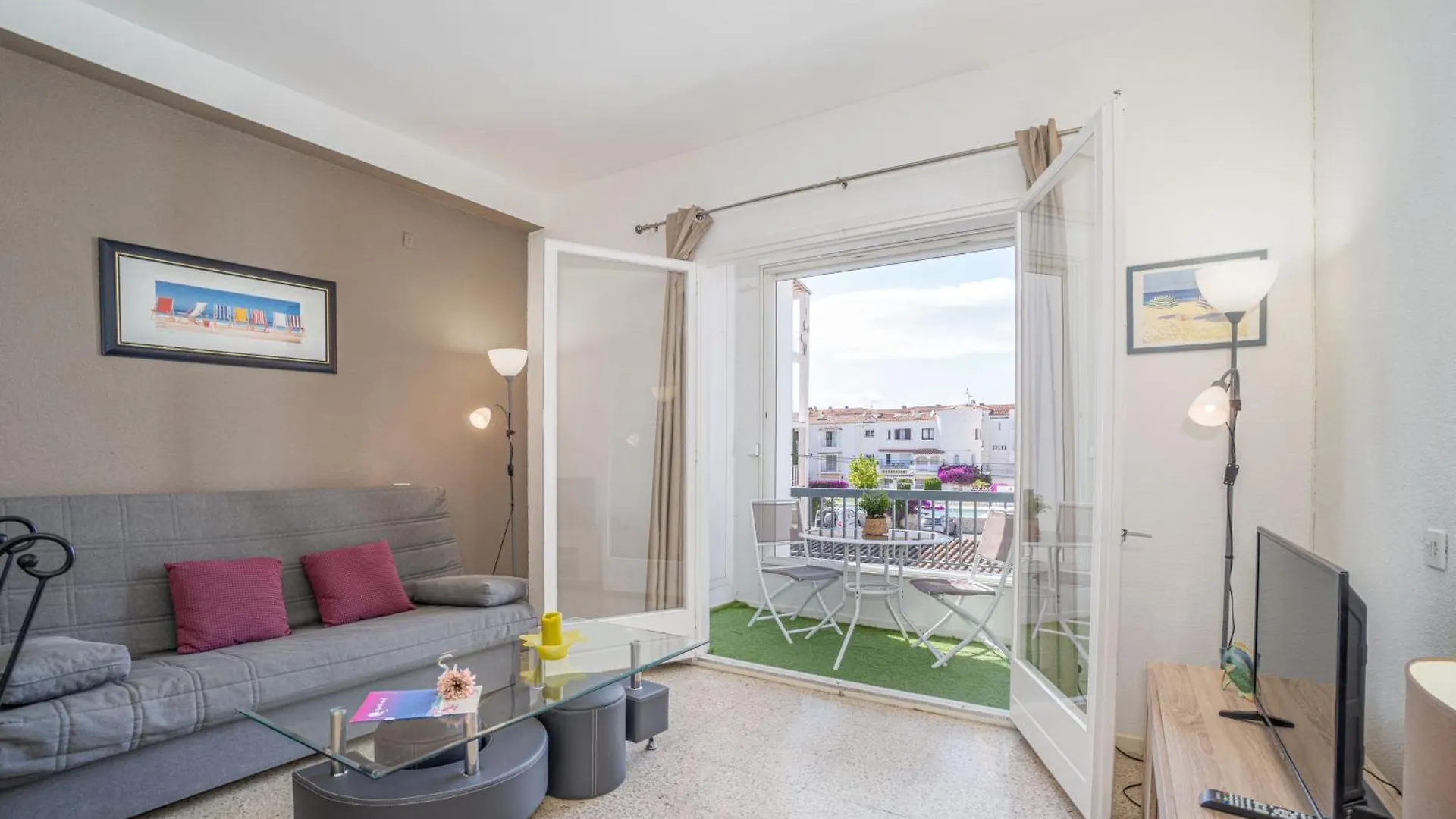 Basic Comfort Apartment Royal Marine 0176 Empuriabrava