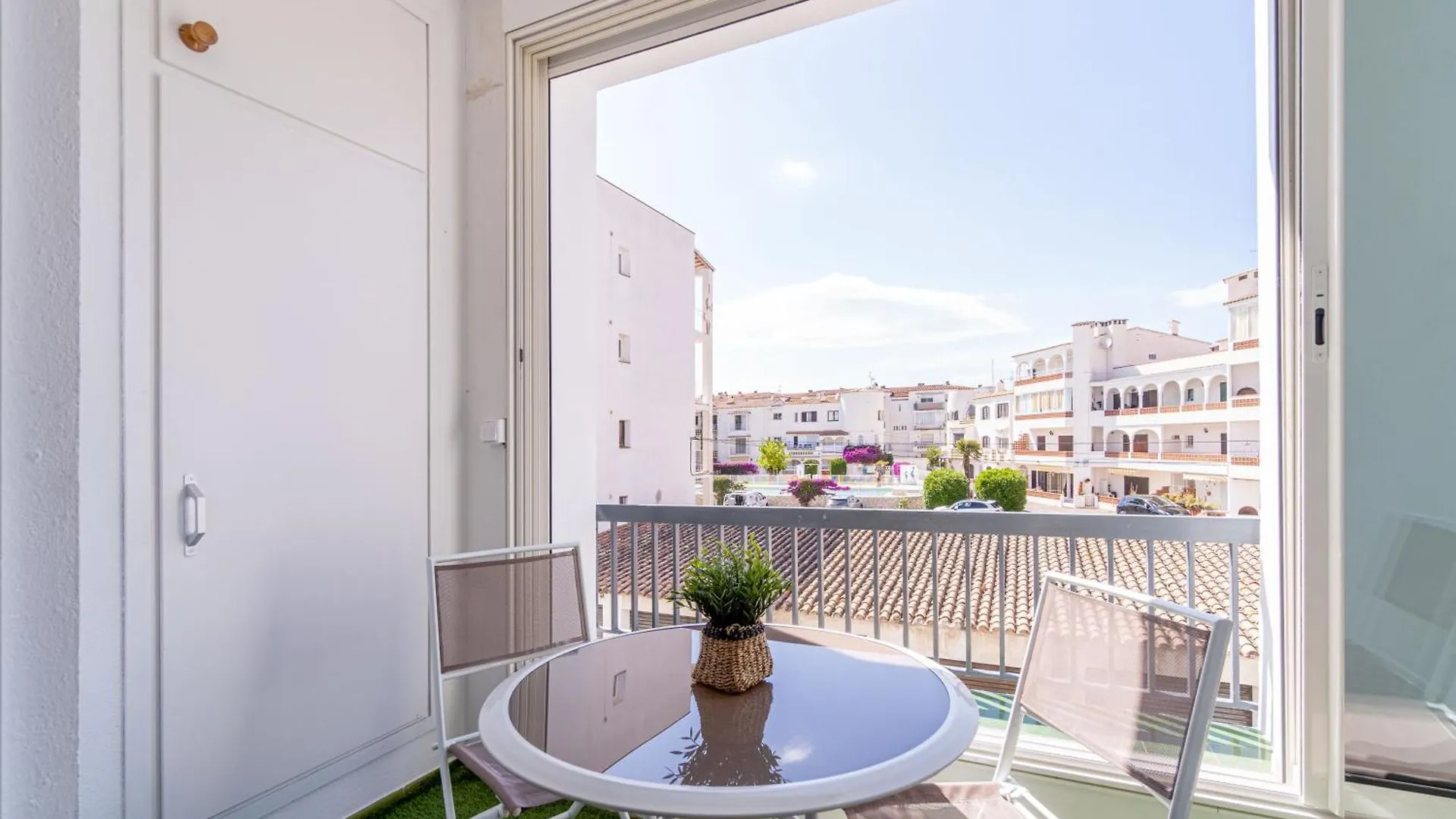 Basic Comfort Apartment Royal Marine 0176 Empuriabrava